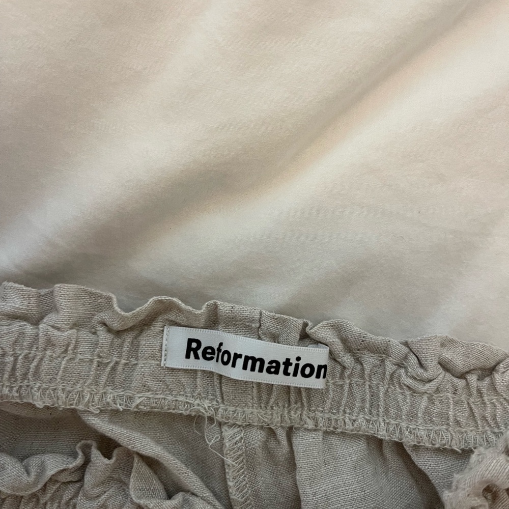 Reformation Linen Shorts - Picture 3 of 3